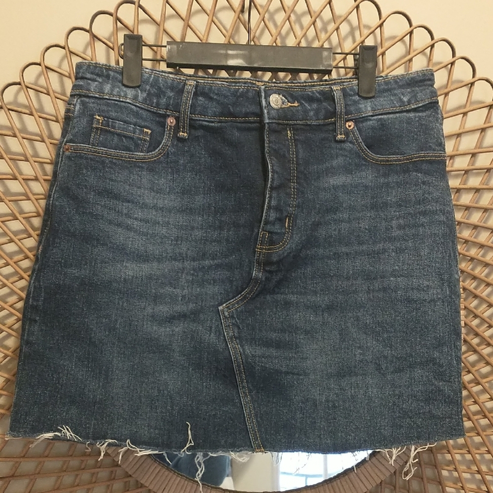 NWOT Old Navy Denim Mini Skirt. High rise size 10